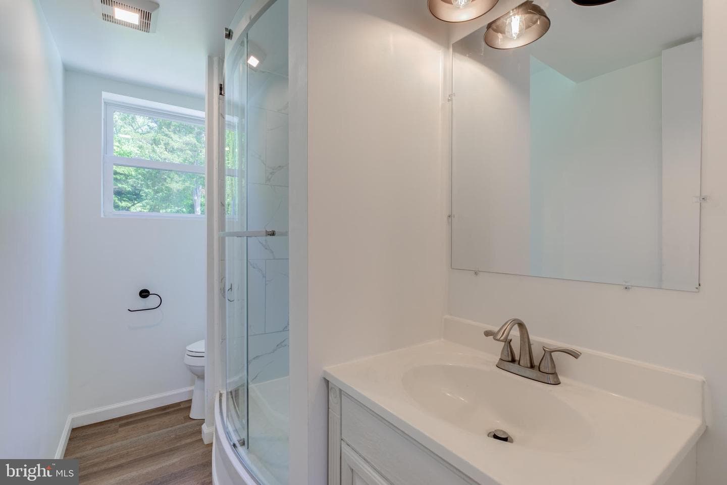 970 Kingsway Drive photo 40