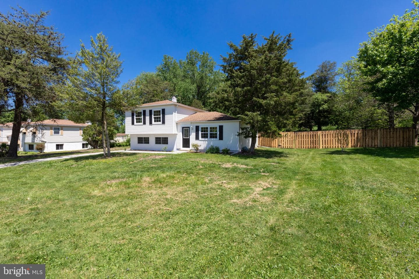 970 Kingsway Drive photo 9