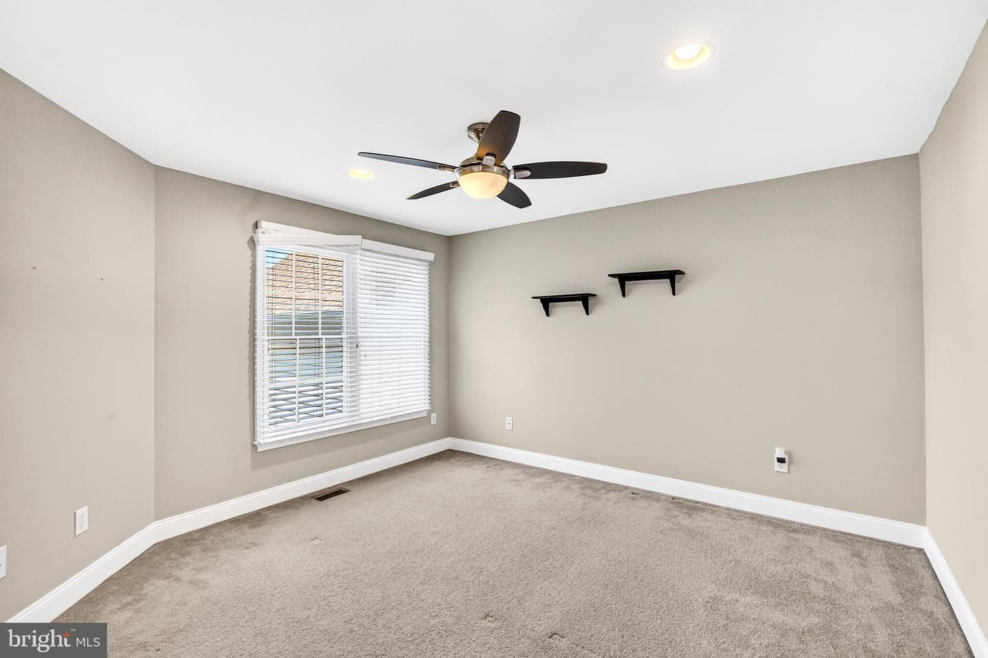 49 Sloan Road photo 25