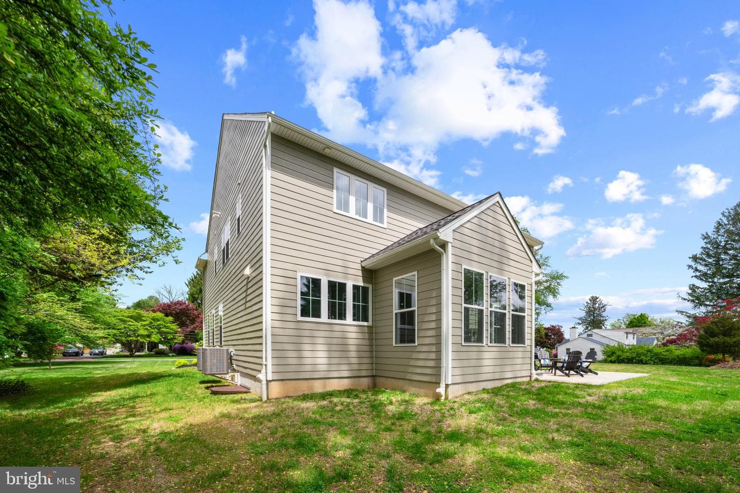 634 Highland Avenue photo 37