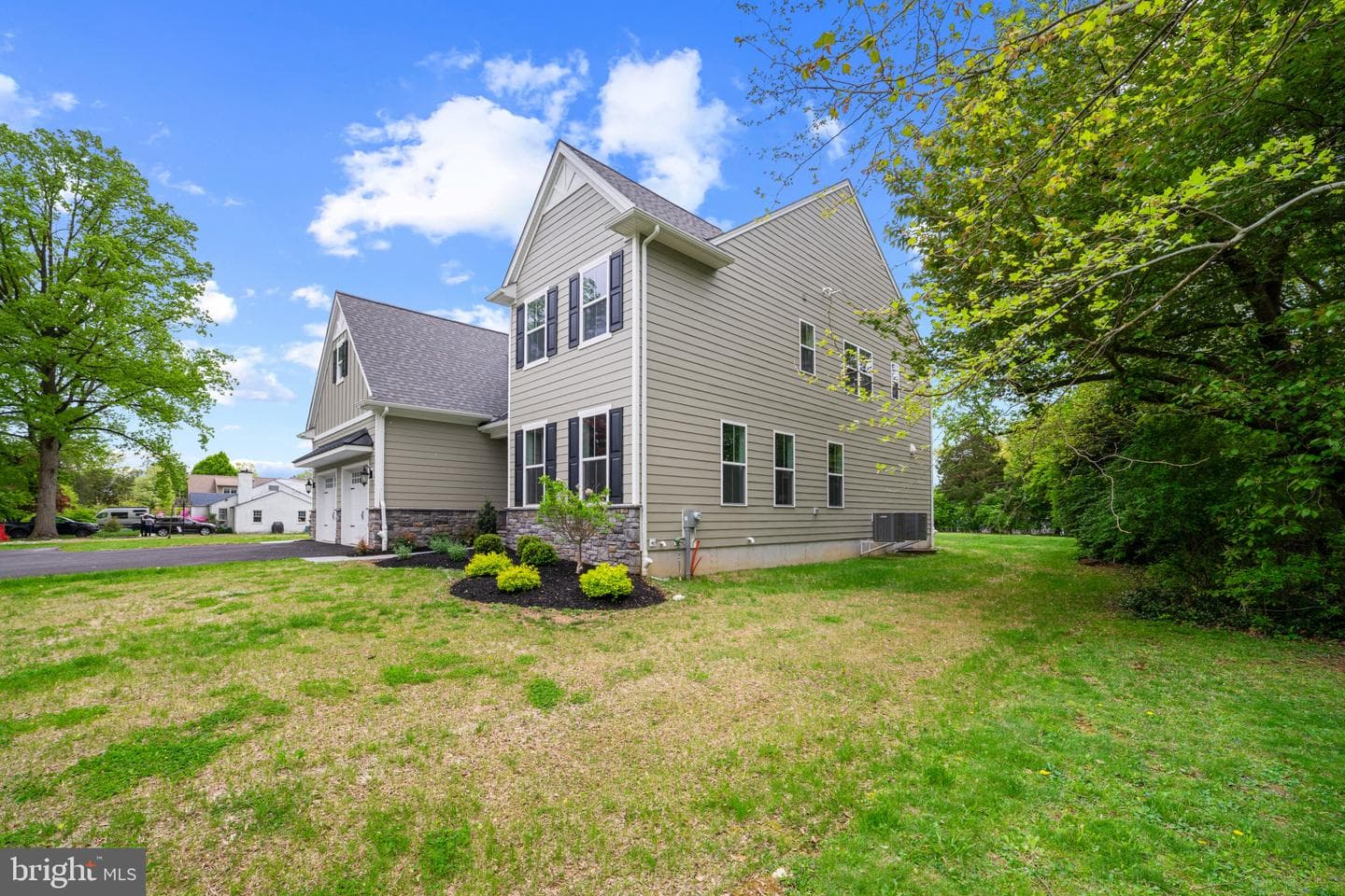 634 Highland Avenue photo 39