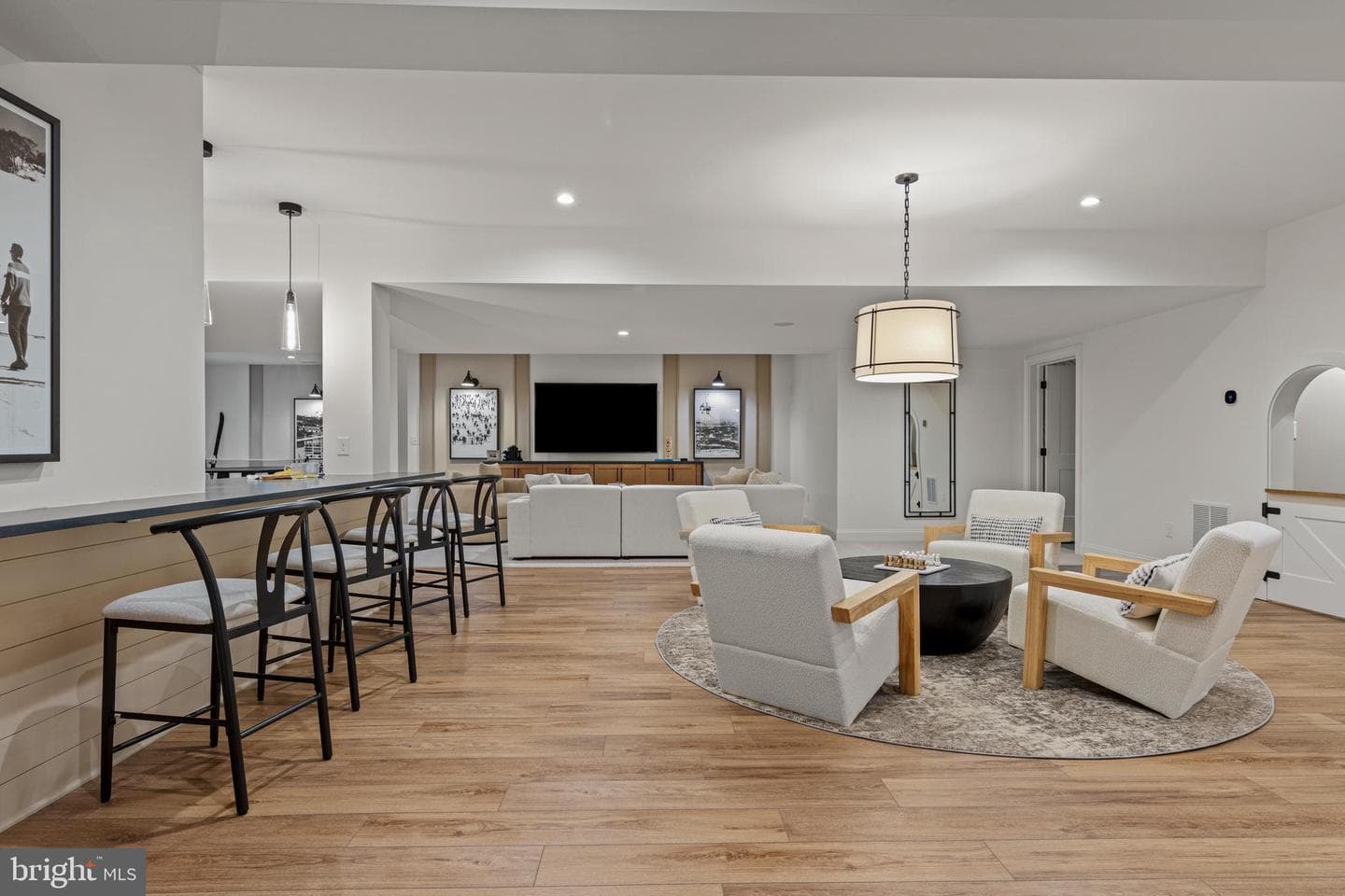 157 Lexington Manor photo 18
