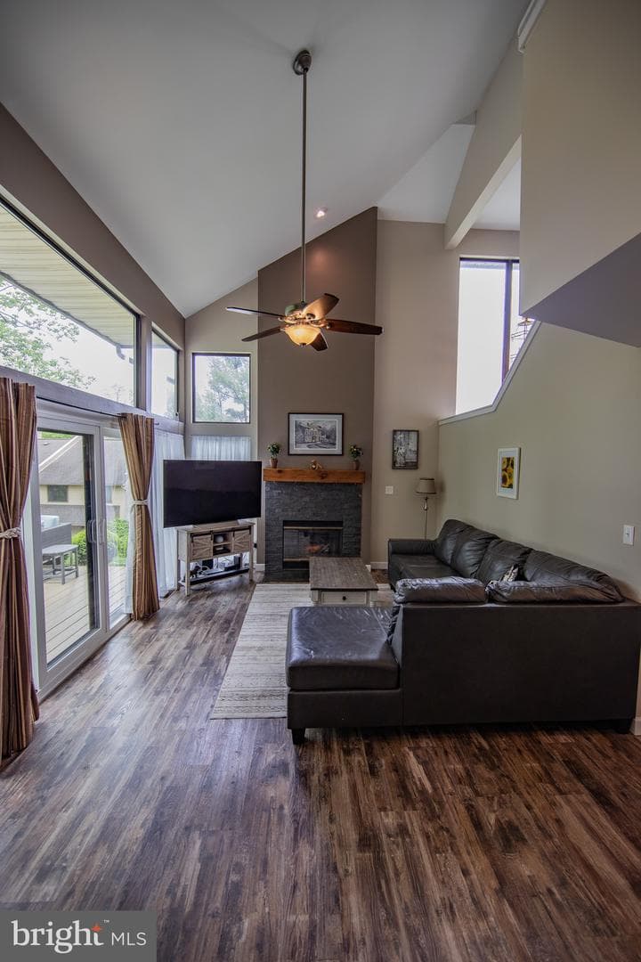 380 Lynetree Drive #7-D photo 6