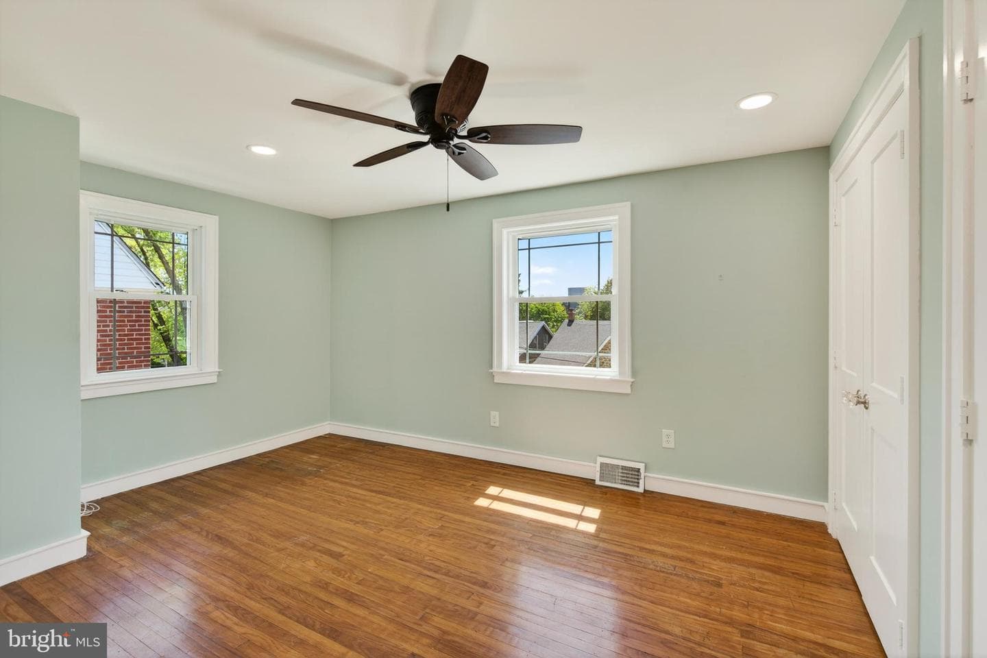125 Price Street photo 26