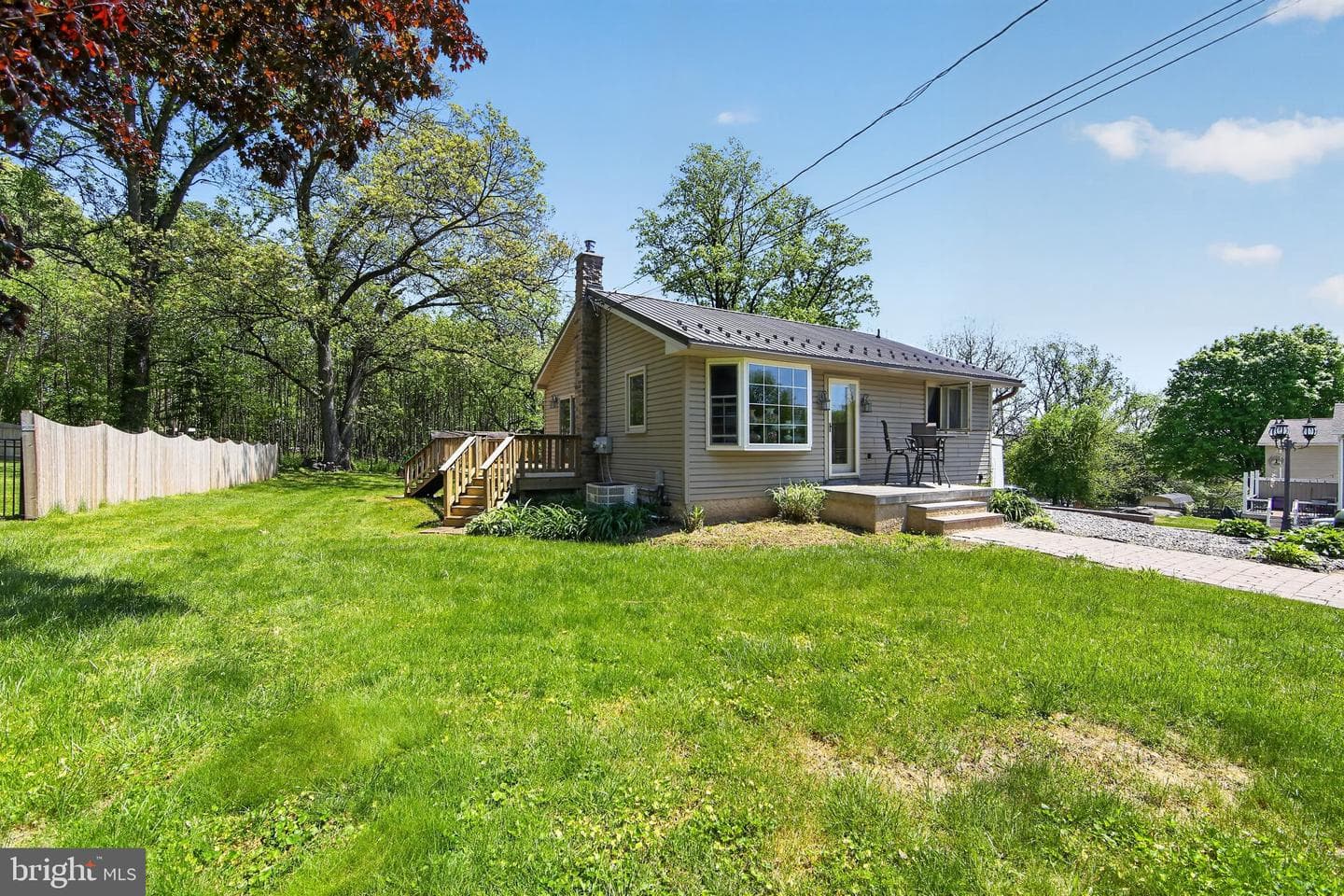 215 N Limestone Road photo 17