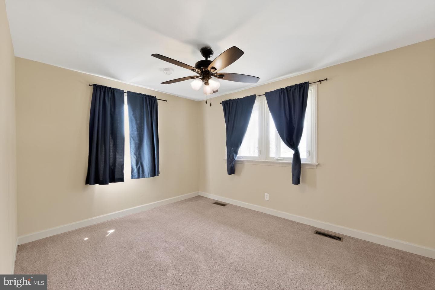 215 N Limestone Road photo 29