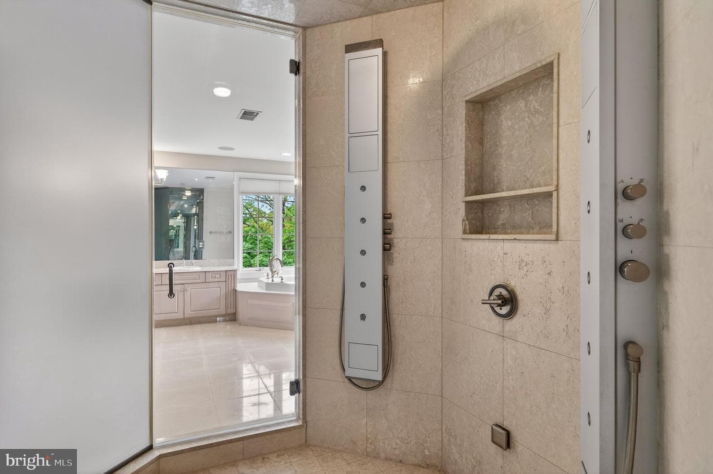 606 Longchamps Drive photo 32