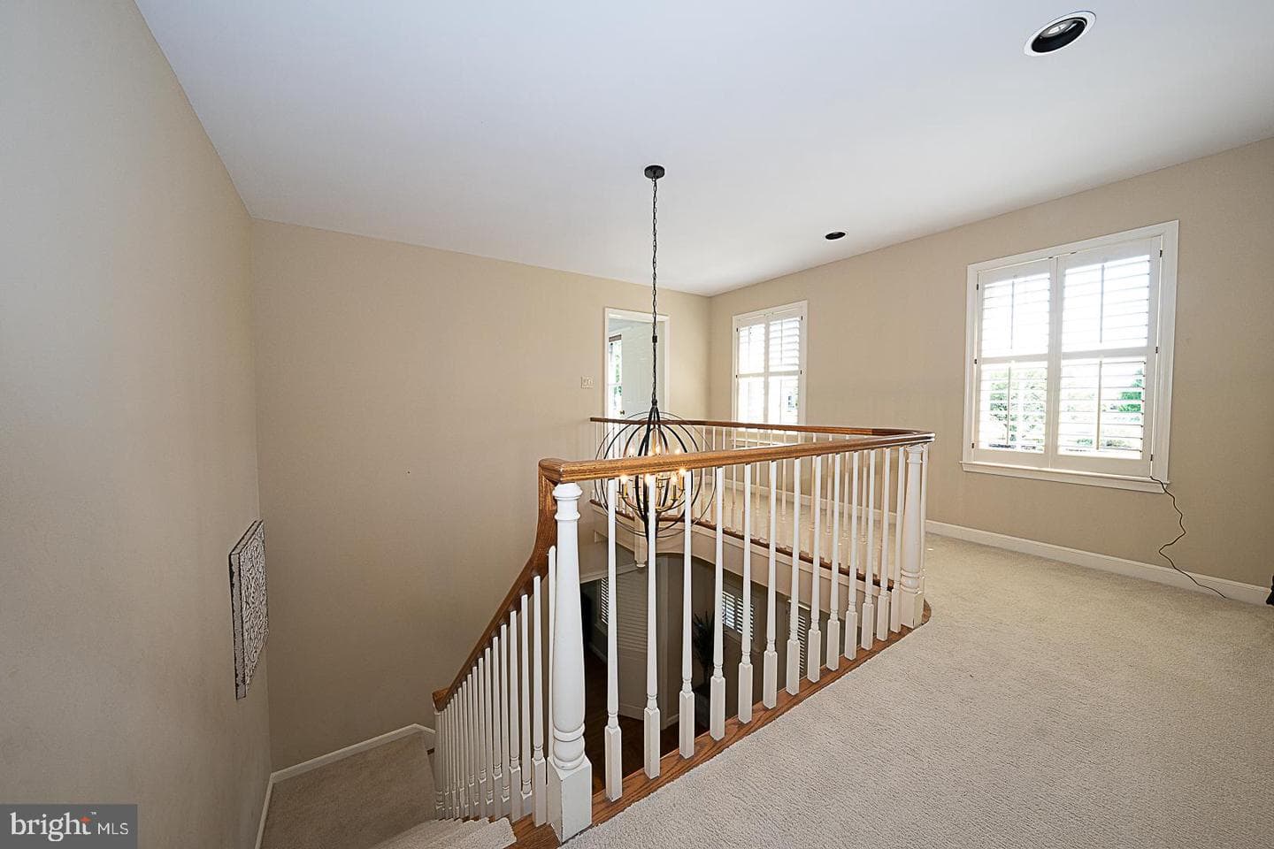 30 Spring Hill Lane photo 31