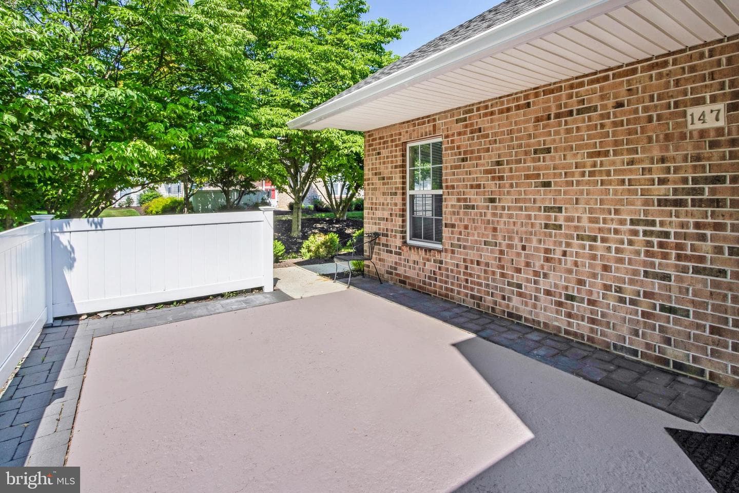 147 Village Way photo 3