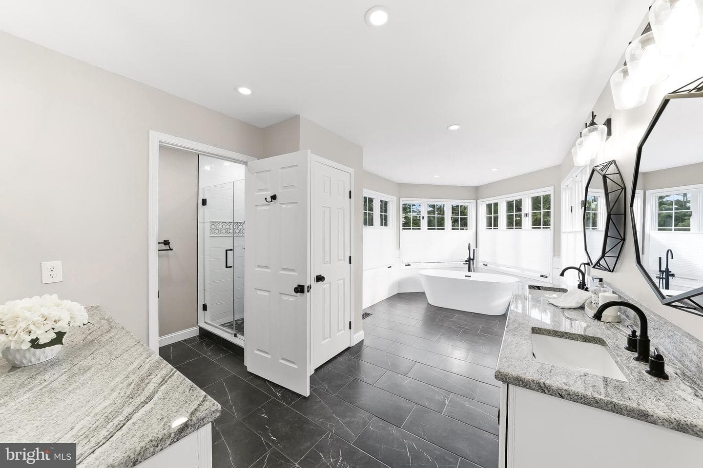 286 Hickory Drive photo 32