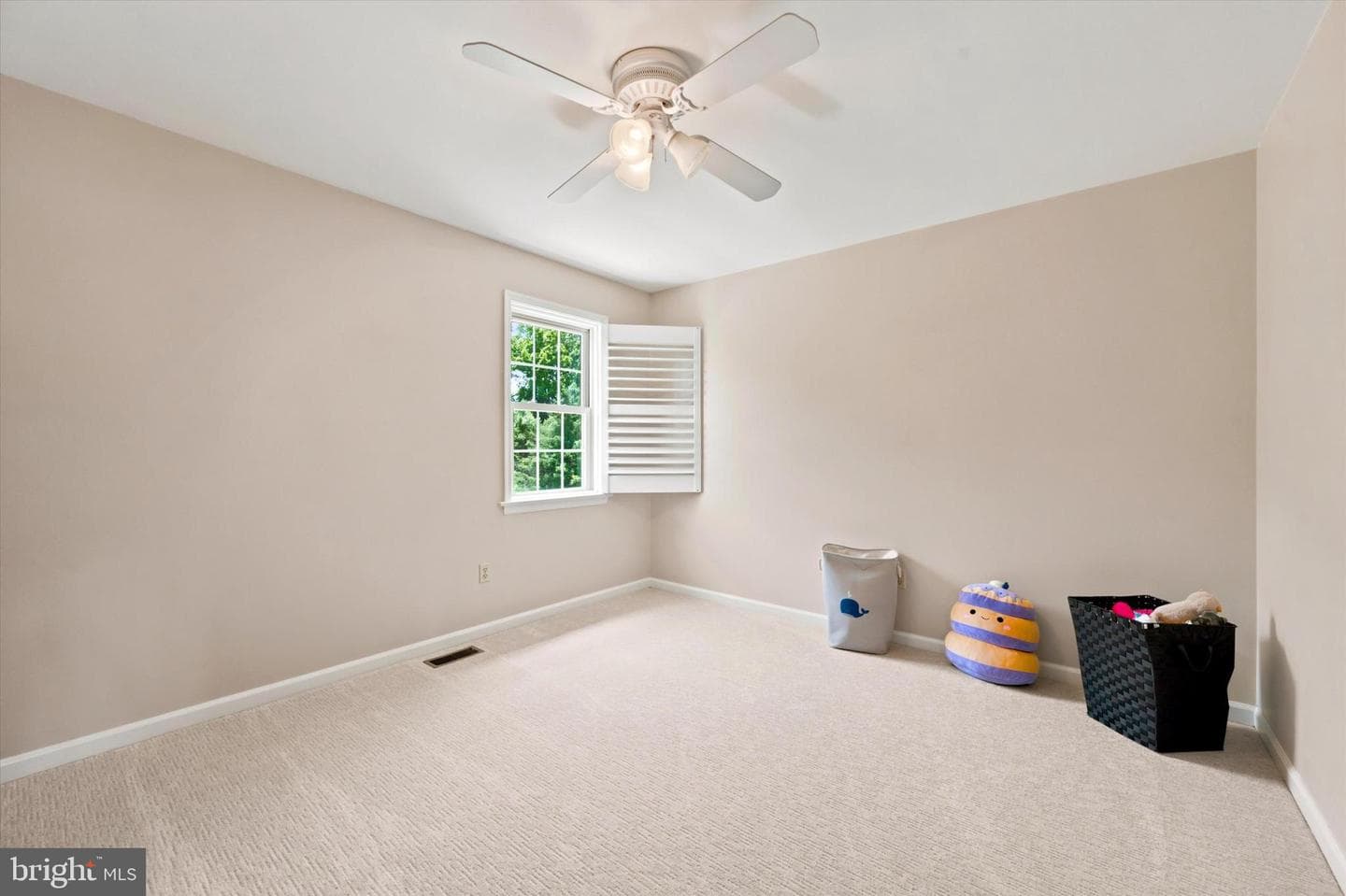 103 Raintree Lane photo 36
