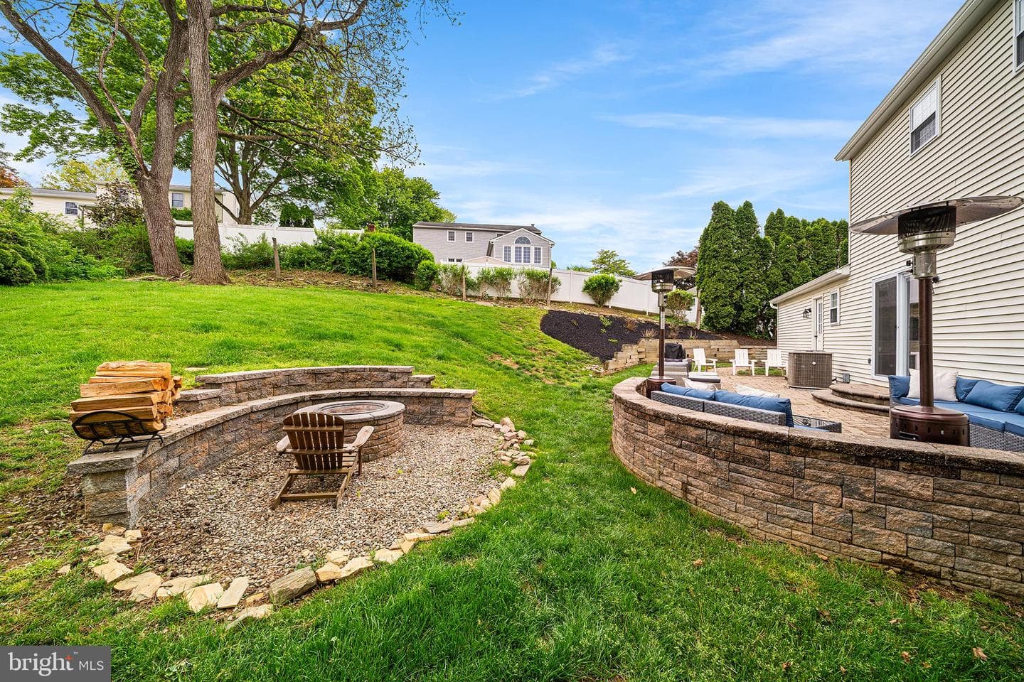 210 James Drive photo 3