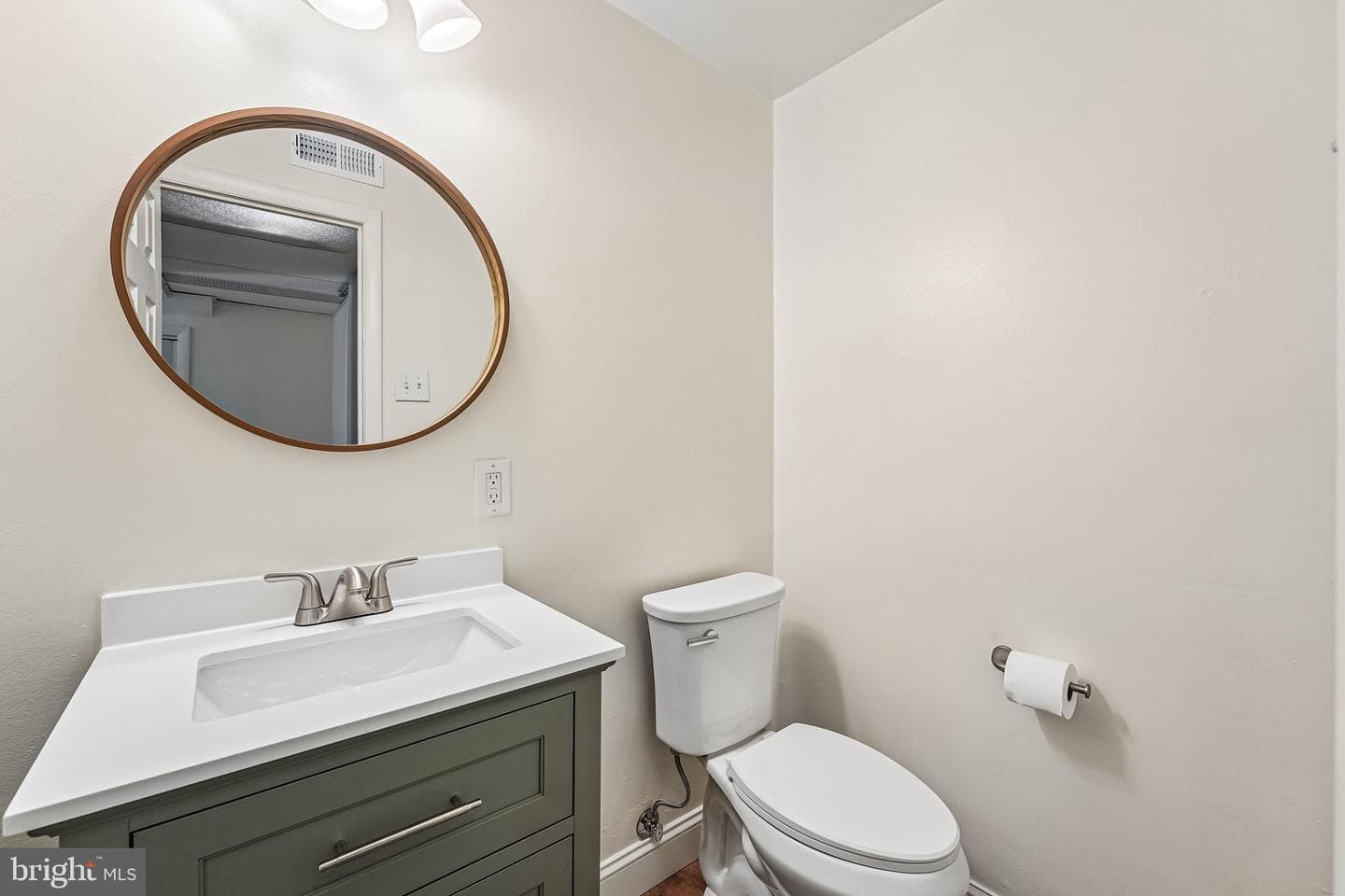 605 W Market Street #35 photo 8