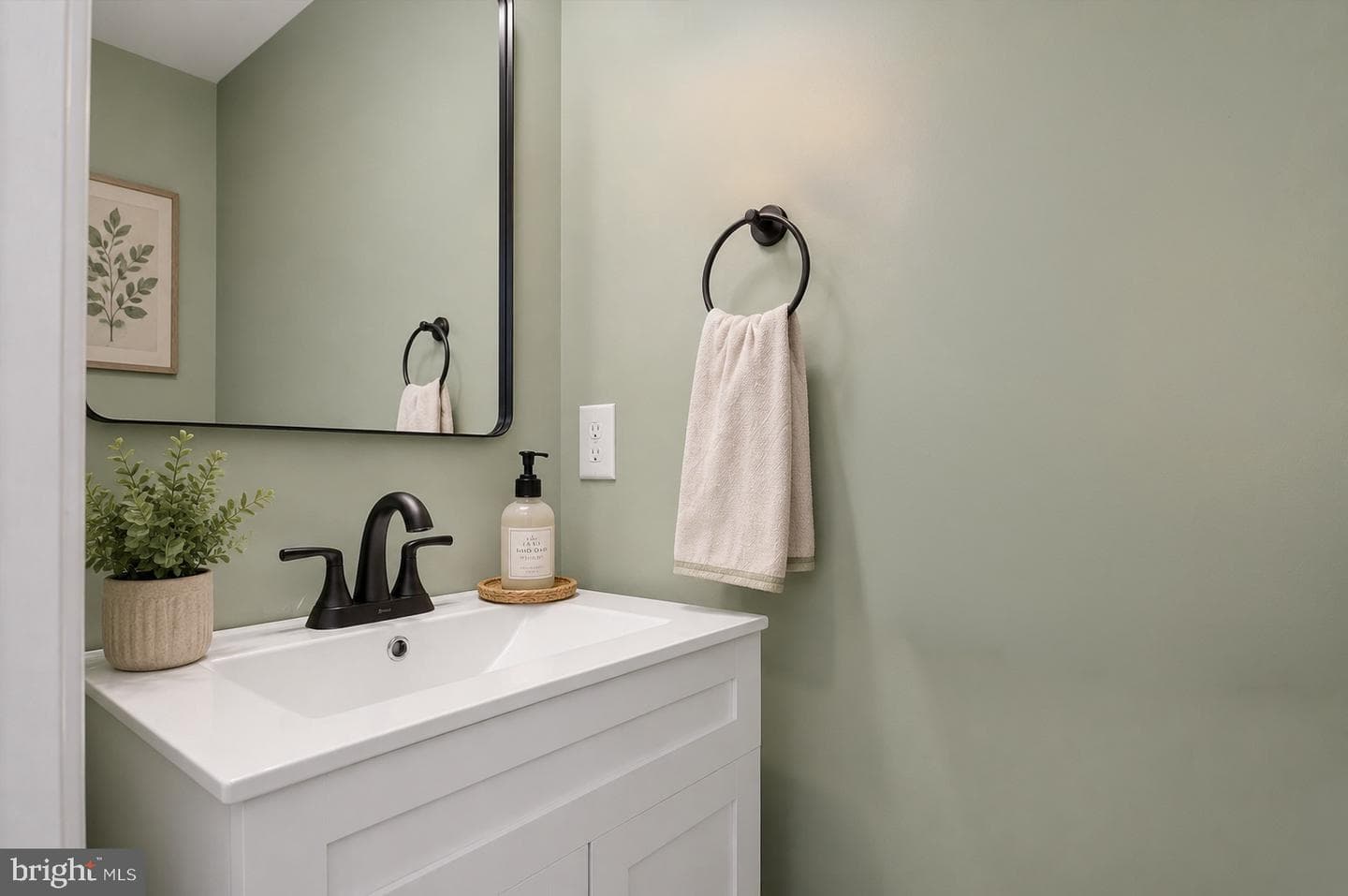 422 Lopata Road photo 8