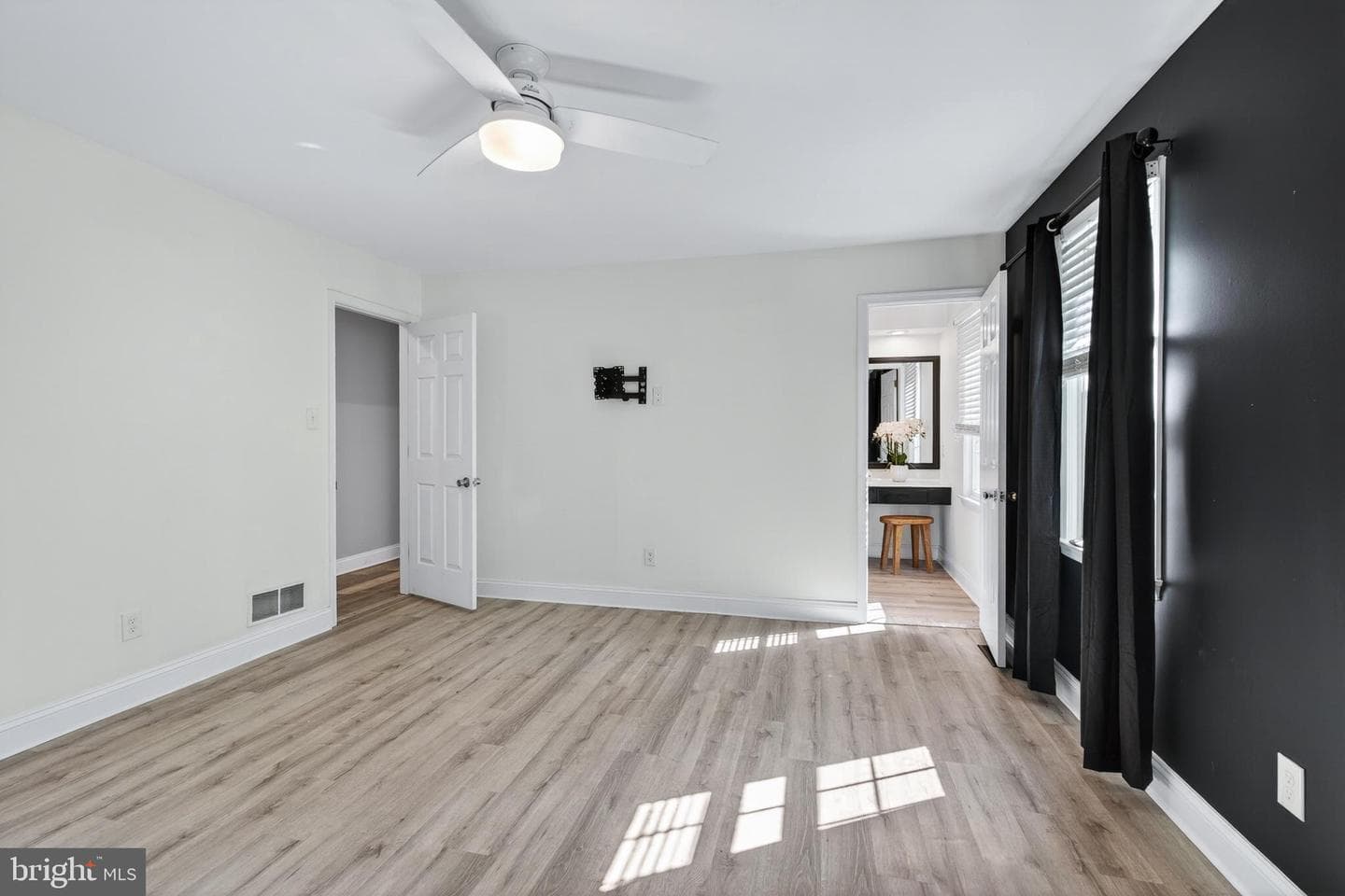 823 Nathan Hale Drive photo 55
