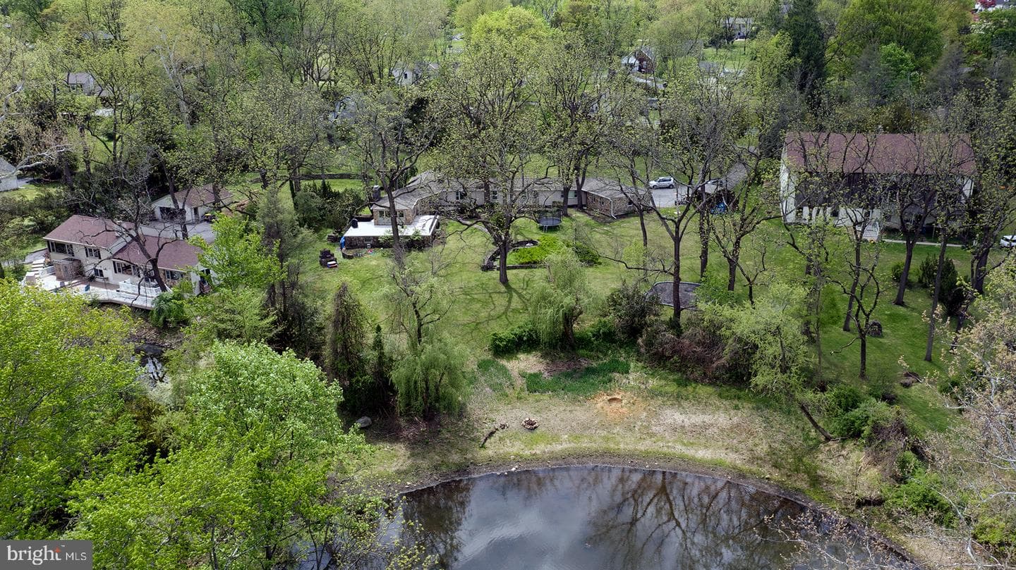 120 Farm Road photo 2