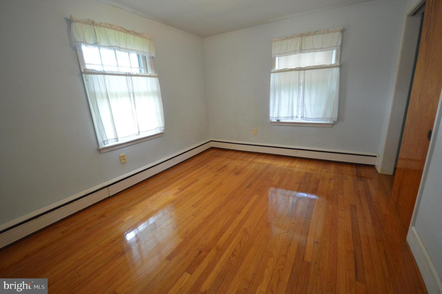 15 E Locust Street photo 8