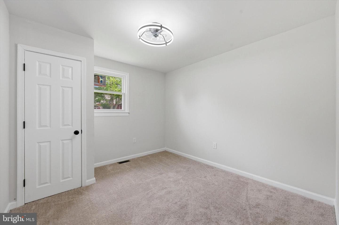 155 Glencrest Road photo 13