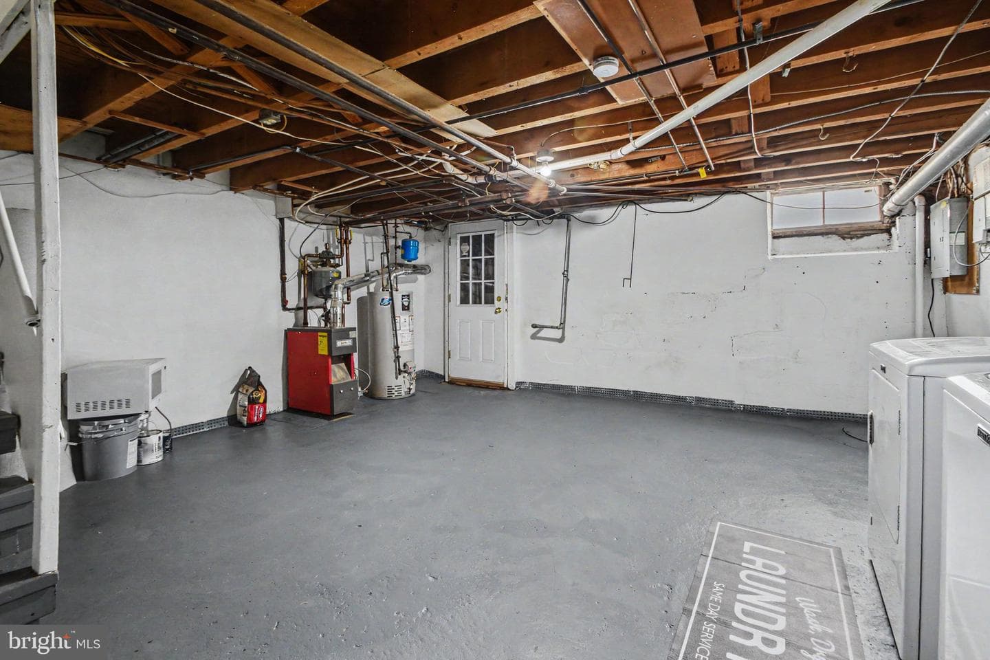 885 Woodlawn Avenue photo 32