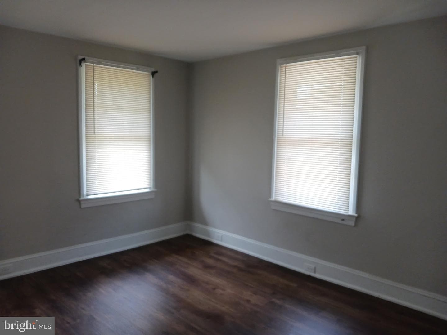 1132 Stirling Street photo 15