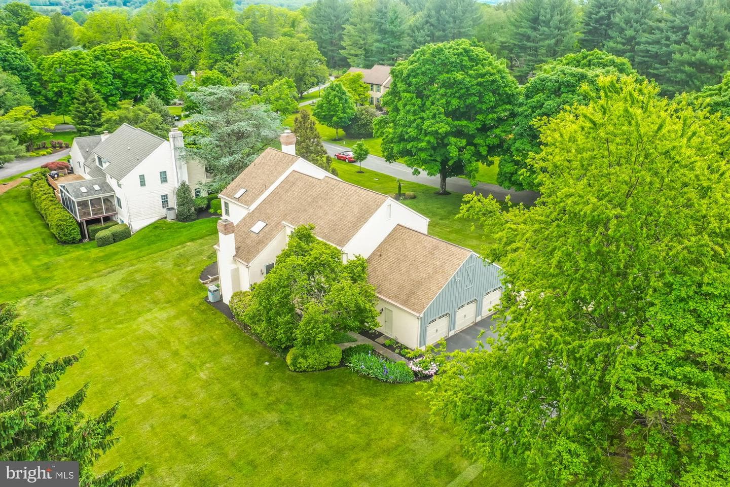 870 Silverwood Drive photo 29