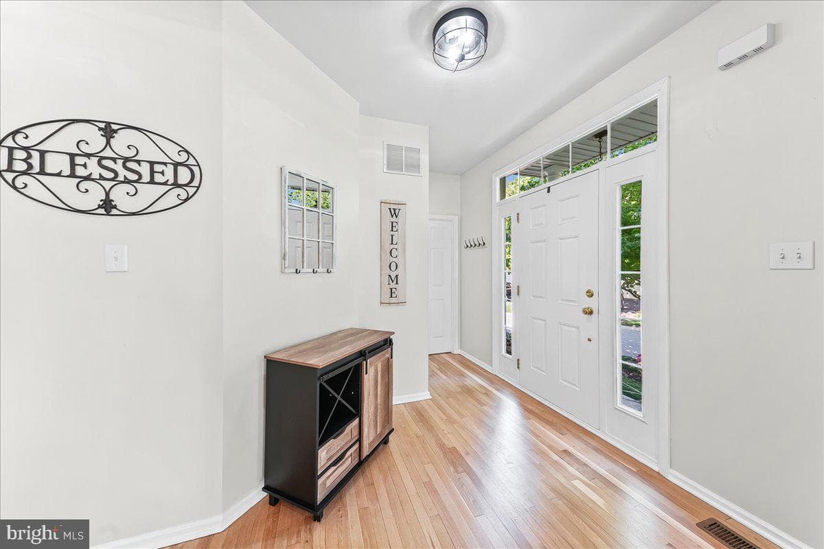 237 Deepdale Drive photo 5
