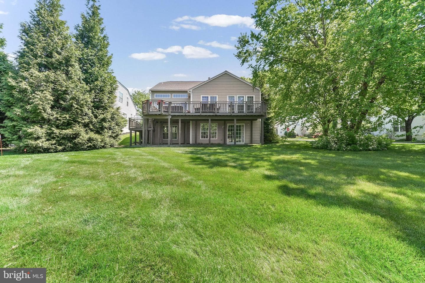 432 Lilac Drive photo 3