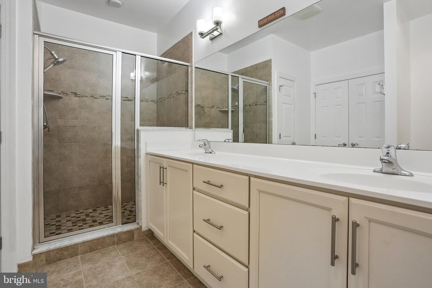 166 Shilling Avenue photo 13