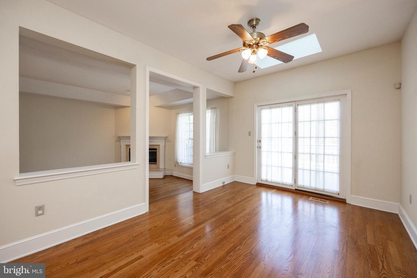224 Cambridge Chase photo 9