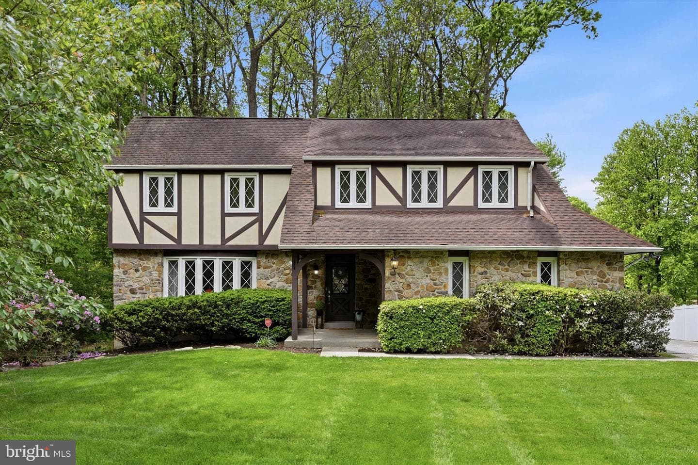 700 Broad View Road photo 3