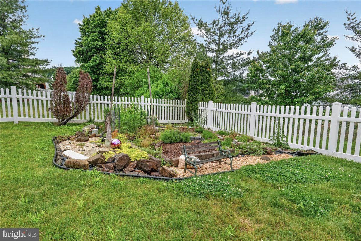218 Stauffer Road photo 40