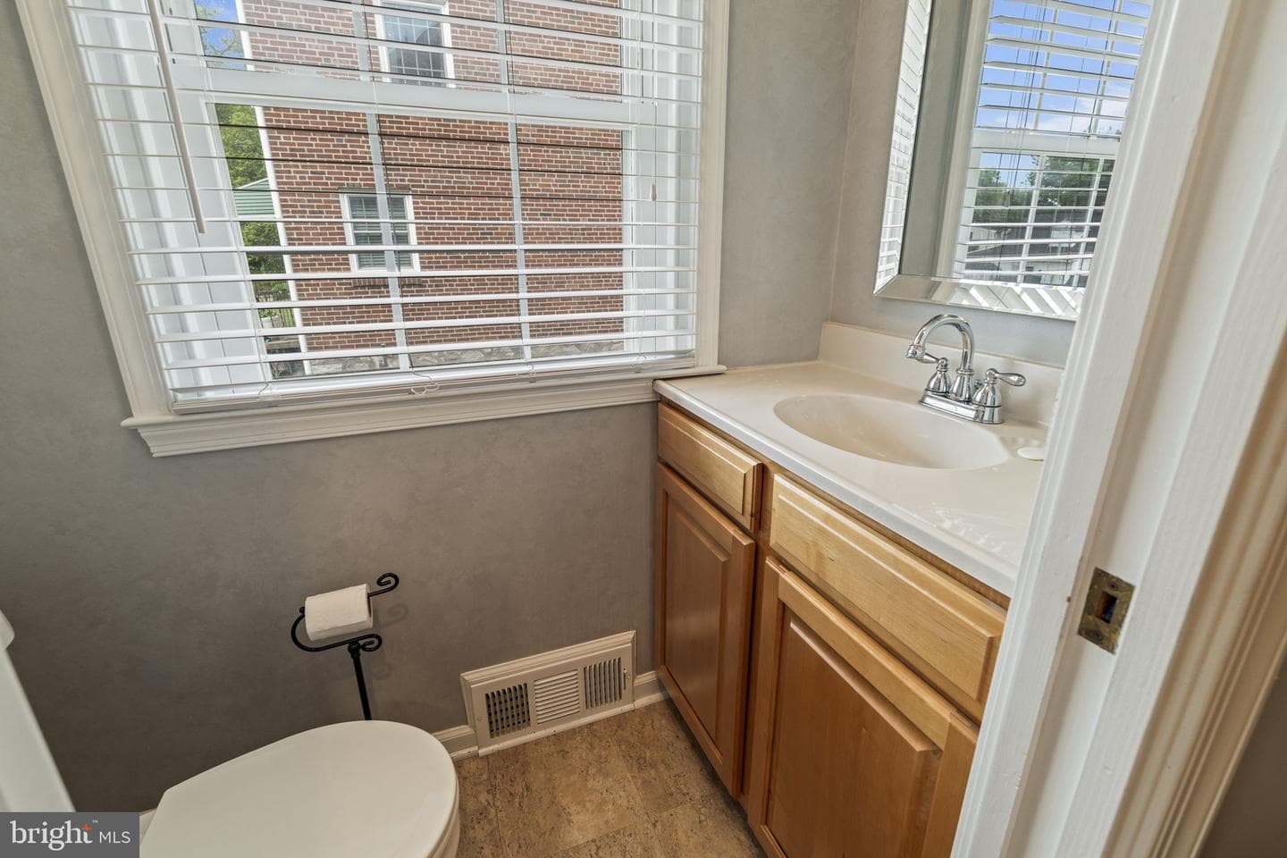 311 E Marshall Street photo 20