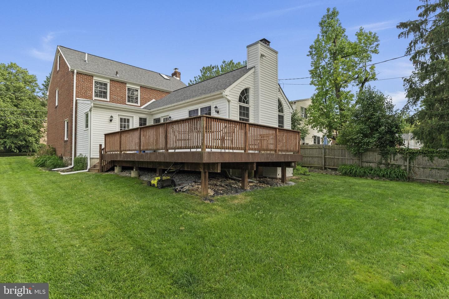 311 E Marshall Street photo 40