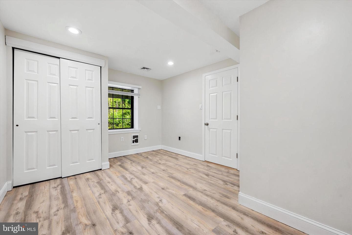 240 Smallwood Court photo 21