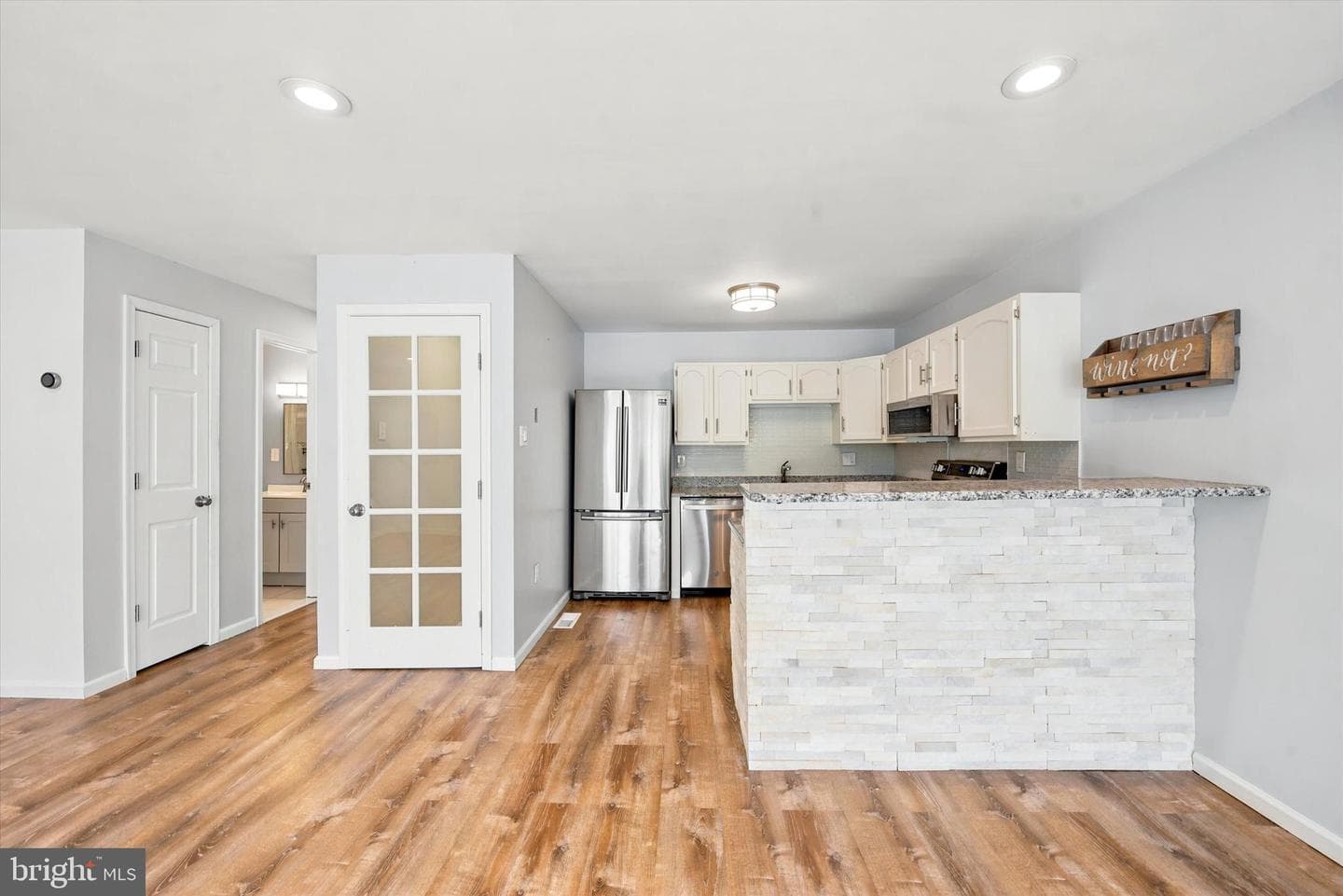 240 Smallwood Court photo 7