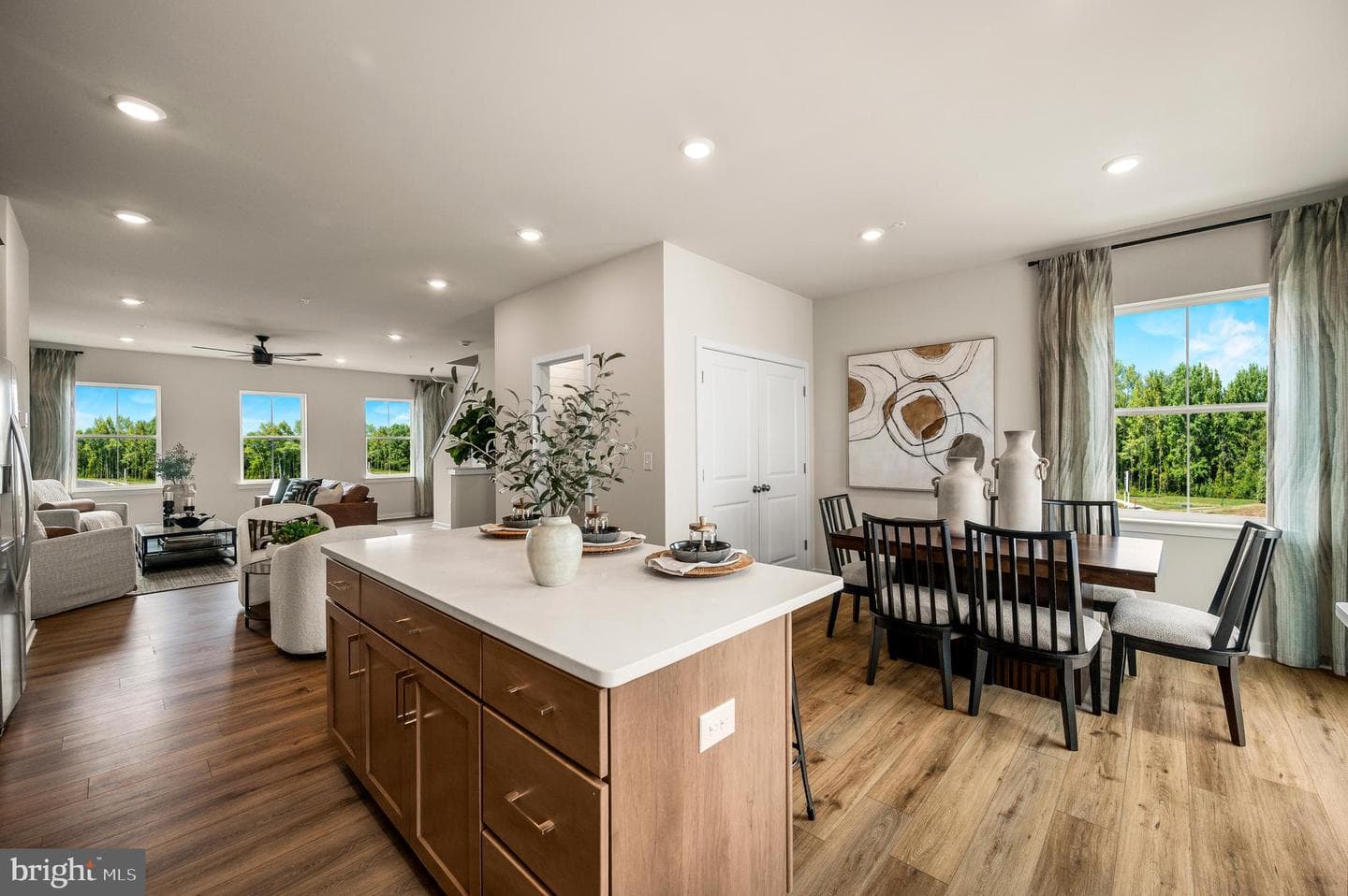 507 Titanium Street photo 12