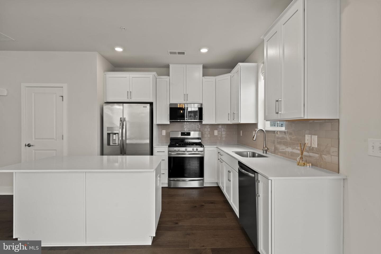 903 Anvil Court photo 9