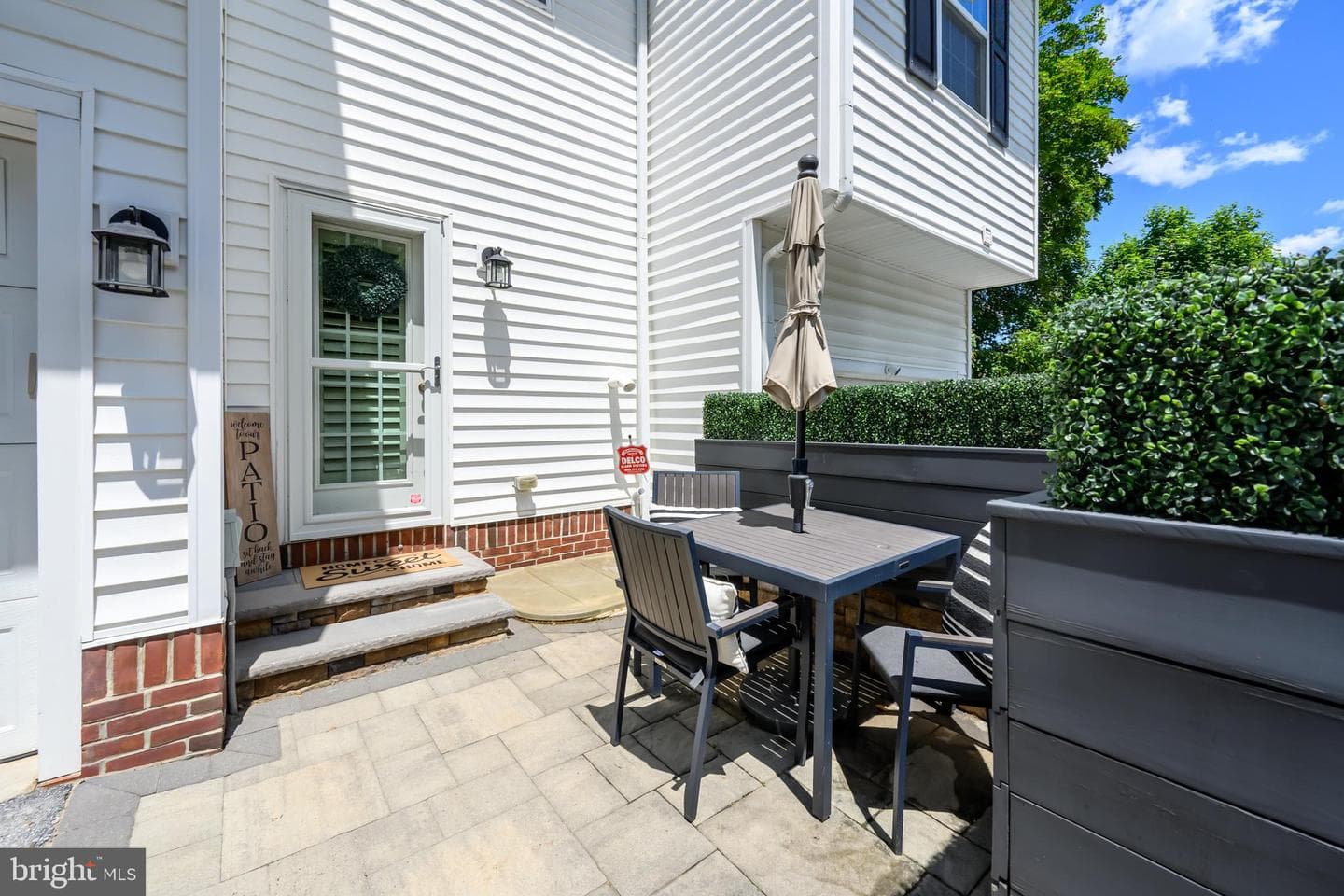 92 Spruce Alley photo 29