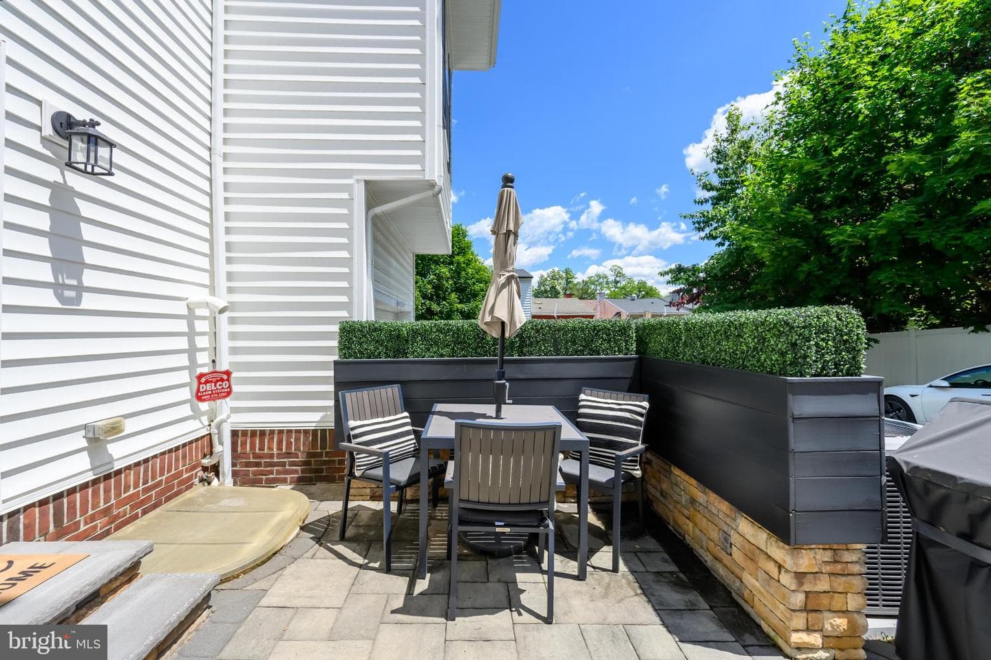 92 Spruce Alley photo 30