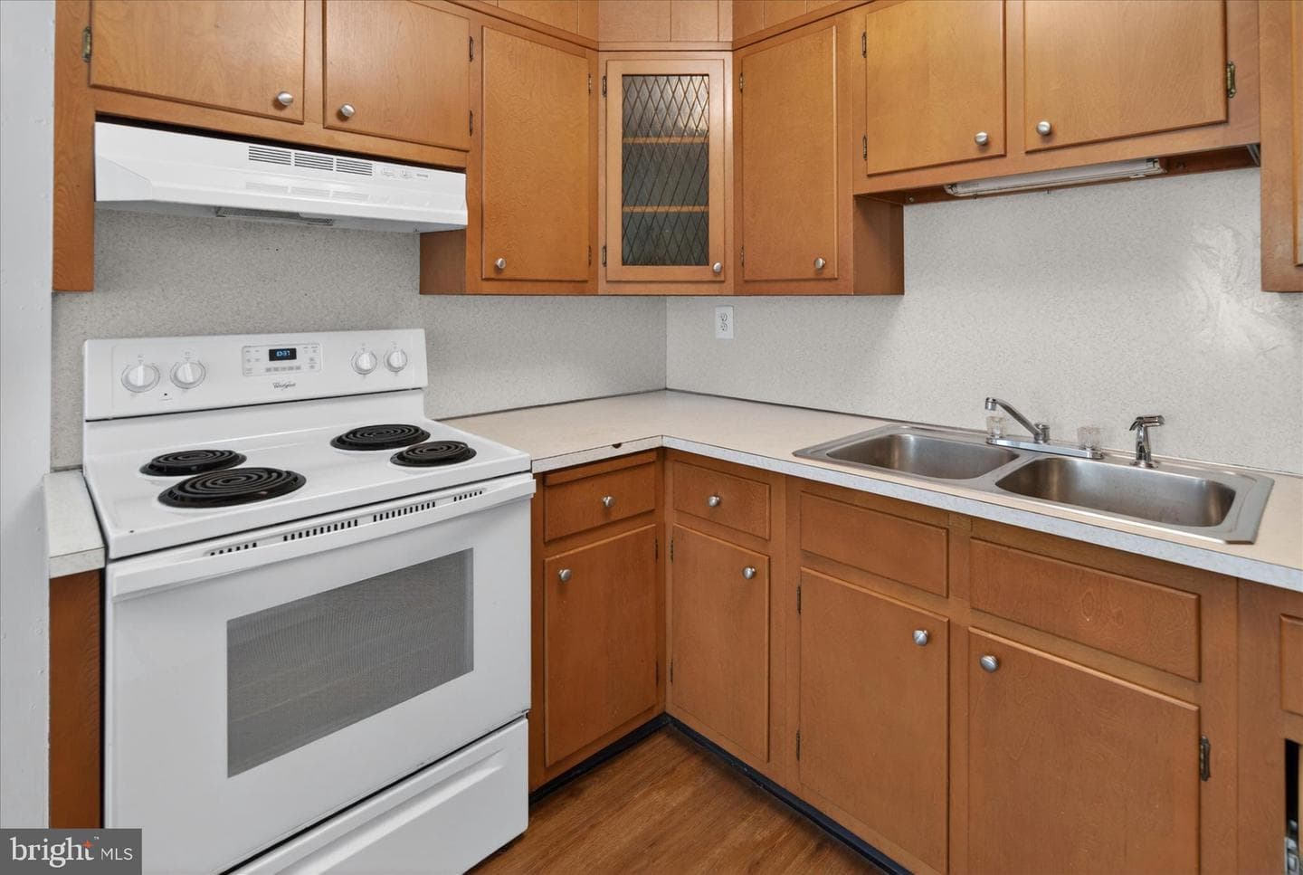 357 Emmett Street photo 18