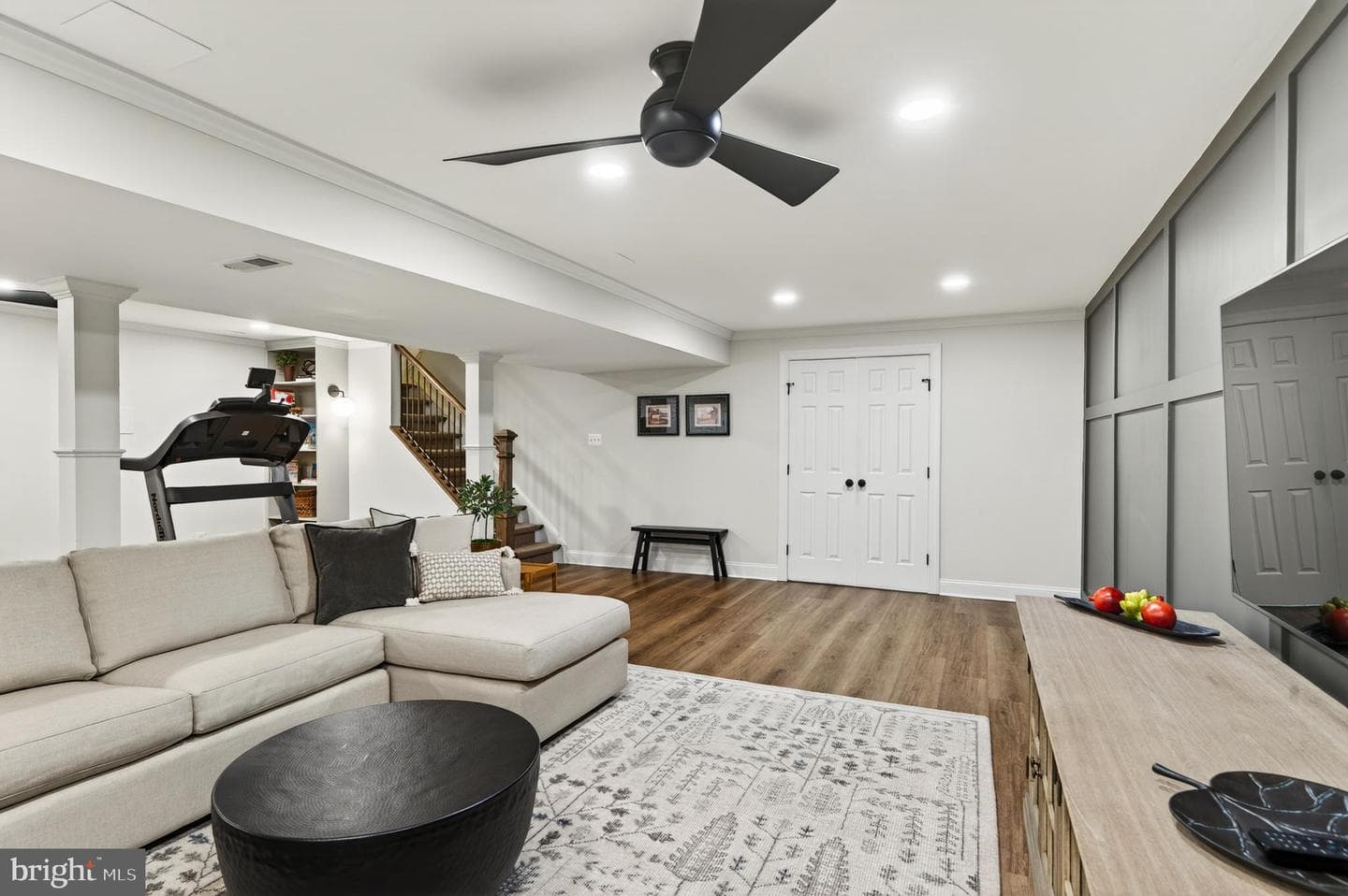 304 Greenbriar Drive photo 50