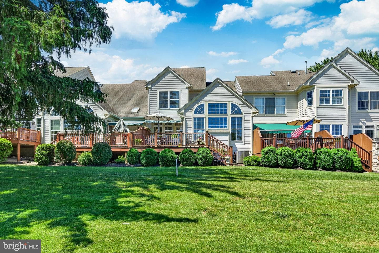 304 Greenbriar Drive photo 58