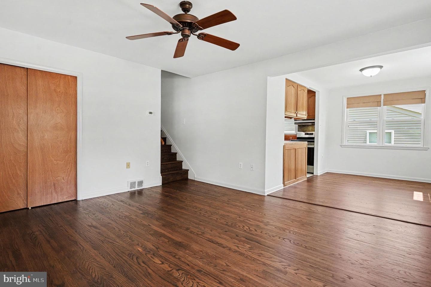 529 Columbia Avenue photo 10