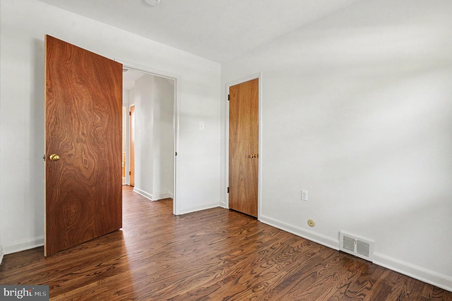 529 Columbia Avenue photo 20