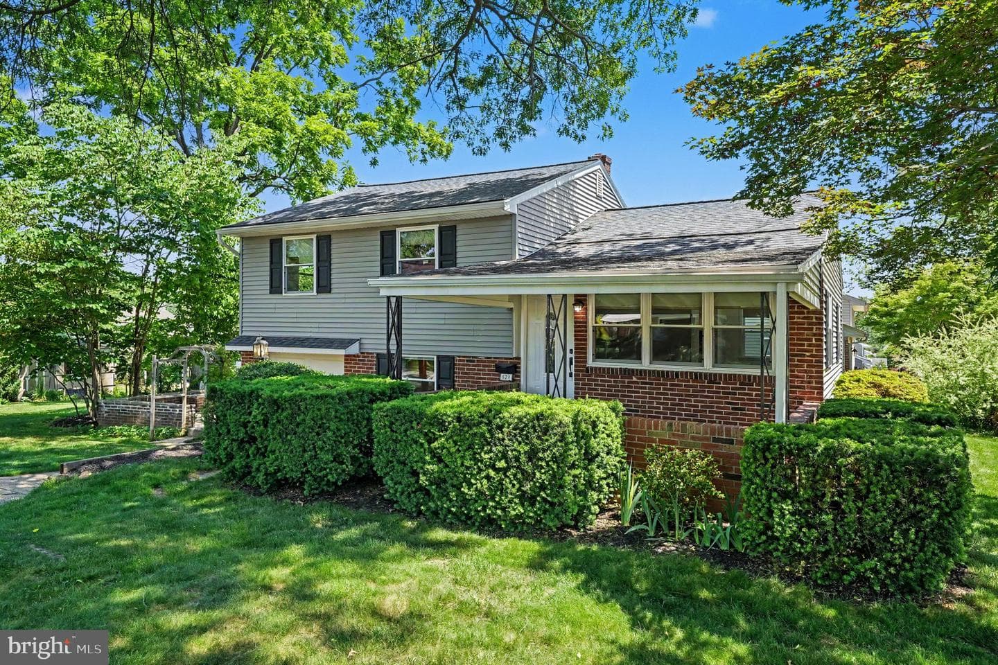 529 Columbia Avenue photo 4