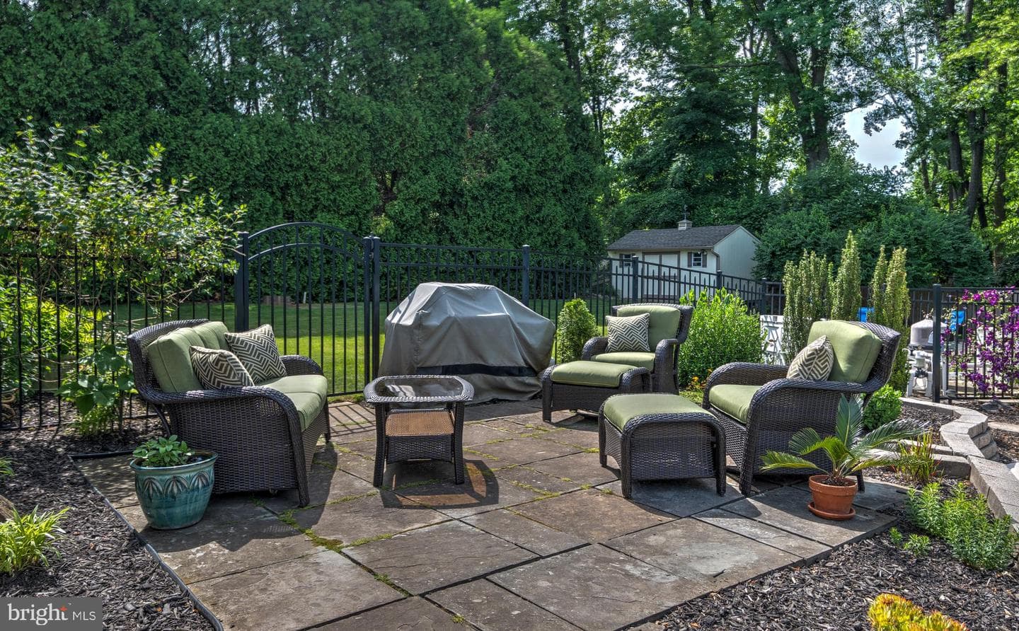 1109 Edward Lane photo 10