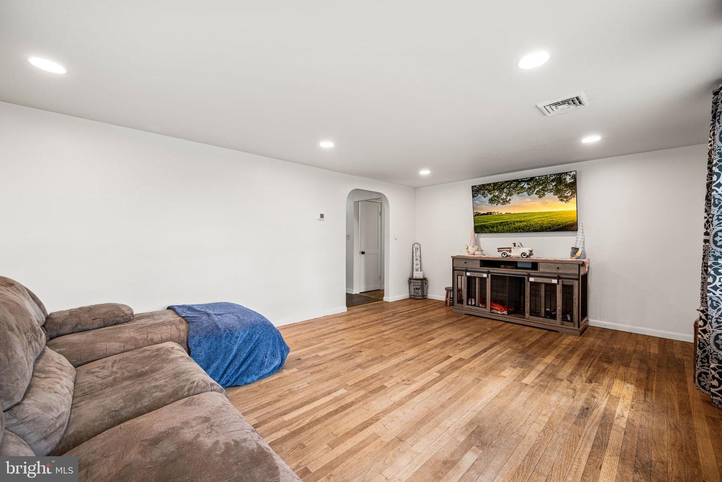 1068 Ebelhare Road photo 4
