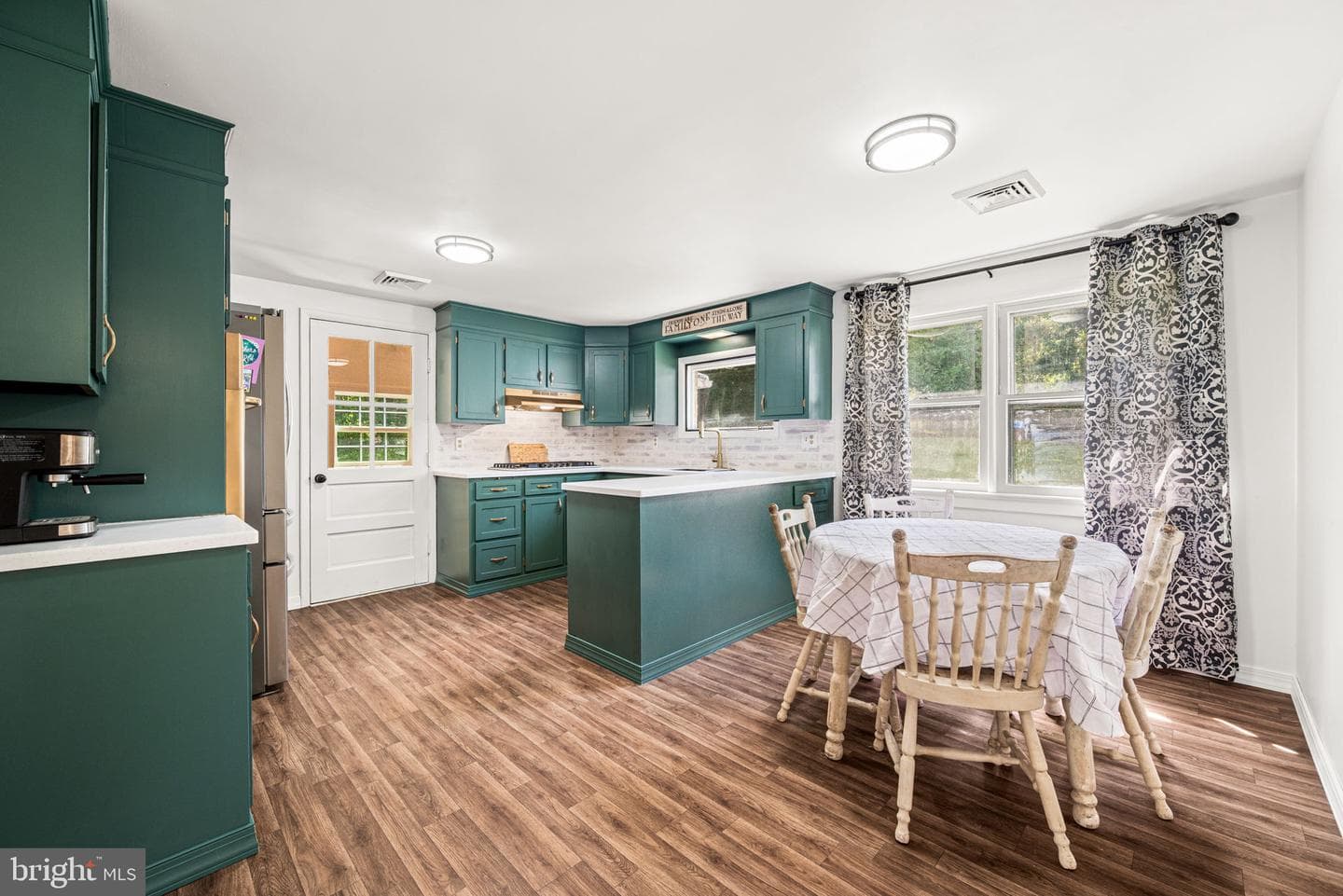 1068 Ebelhare Road photo 5
