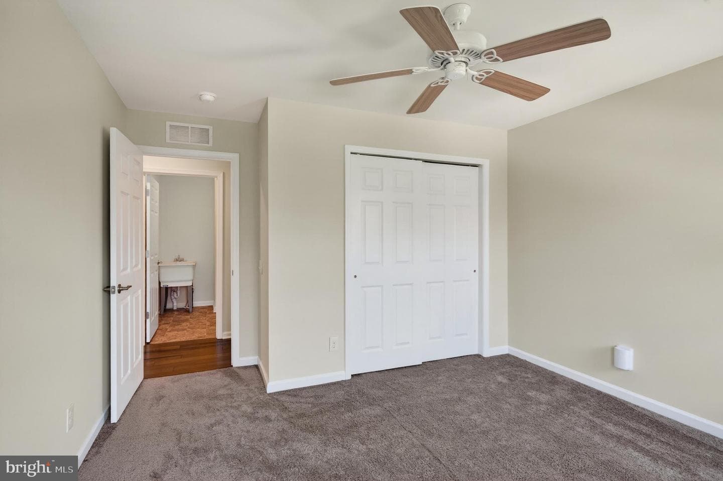 323 Stafford Court photo 30