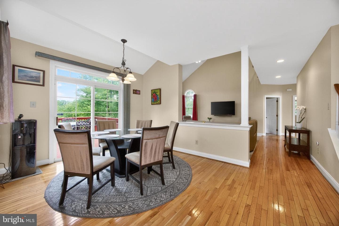 904 Victoria Court photo 20